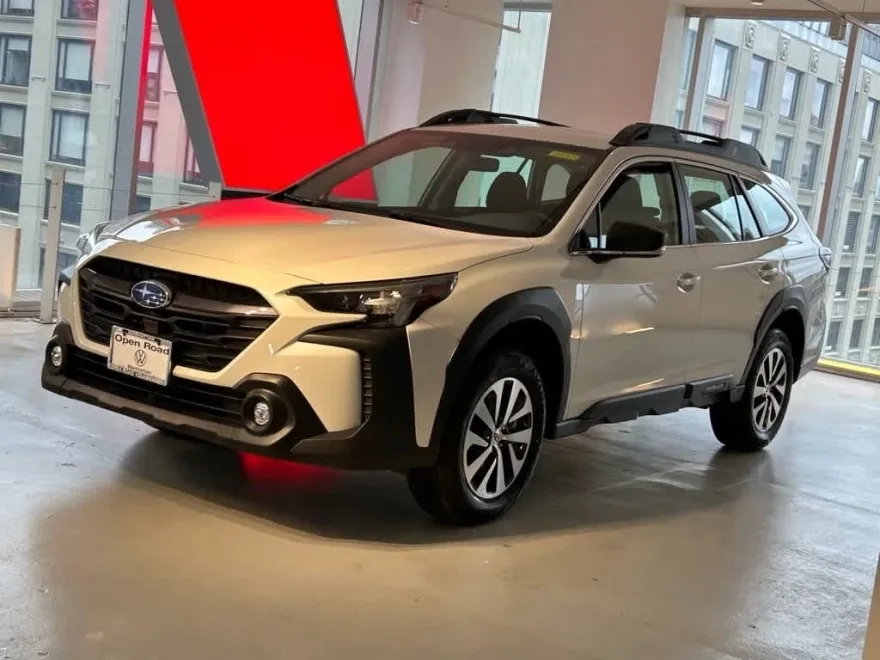 2024 Subaru Outback Base photo 1