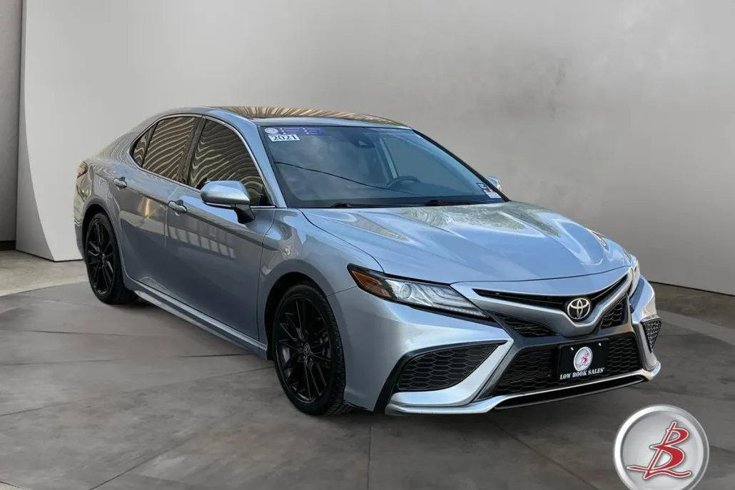 2023 Toyota Camry SE photo 1