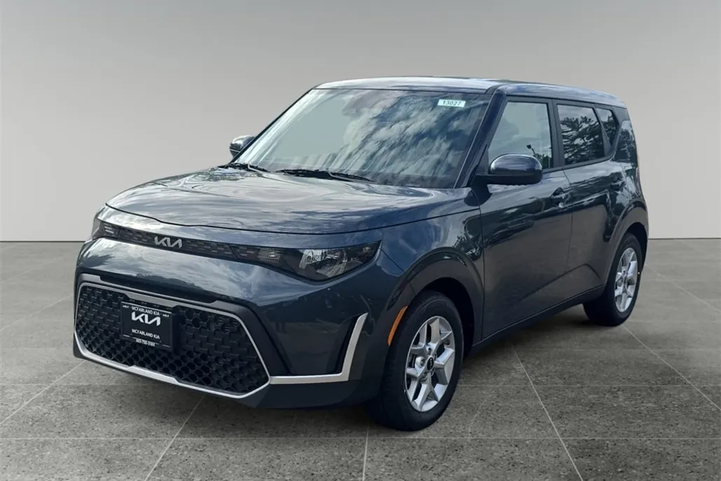 2025 Kia Soul LX photo 1