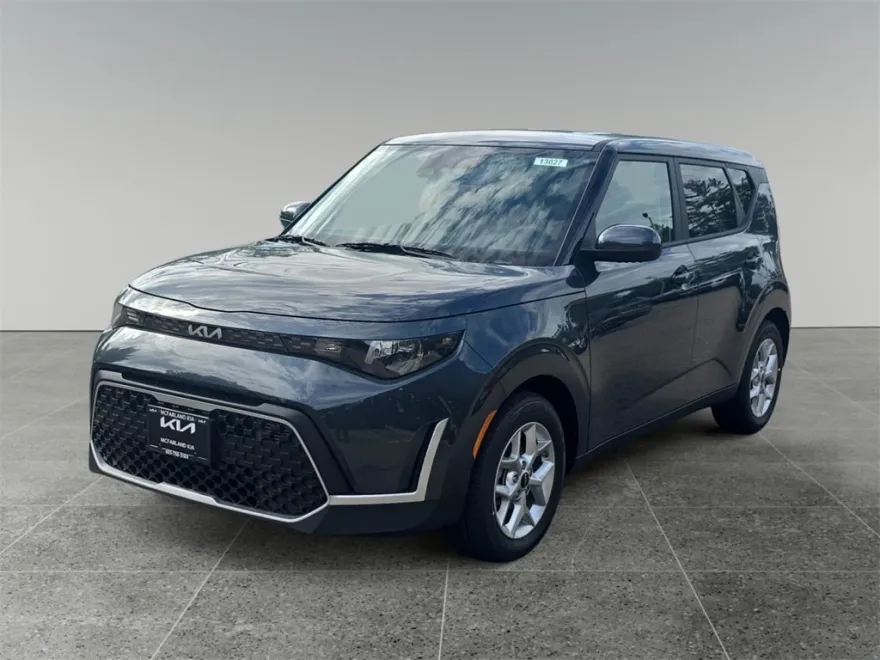 2025 Kia Soul LX photo 1