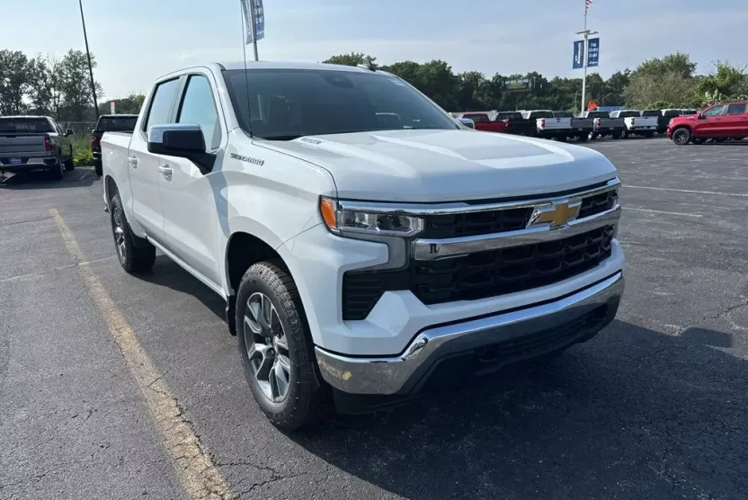 2025 Chevrolet Silverado 1500 LT photo 1