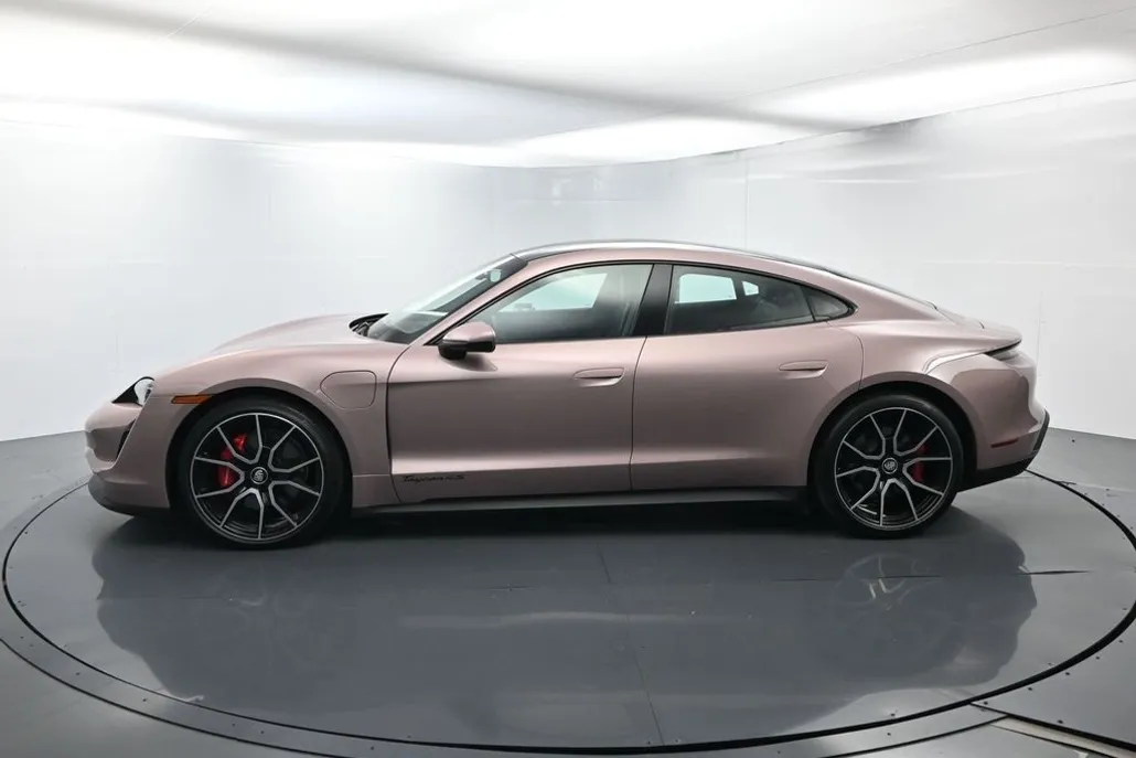 2022 Porsche Taycan 4S photo 1
