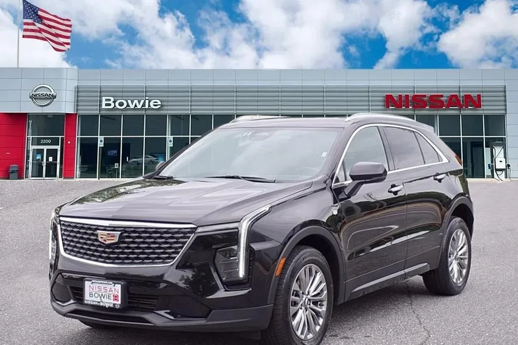2024 Cadillac XT4 Premium Luxury photo 1