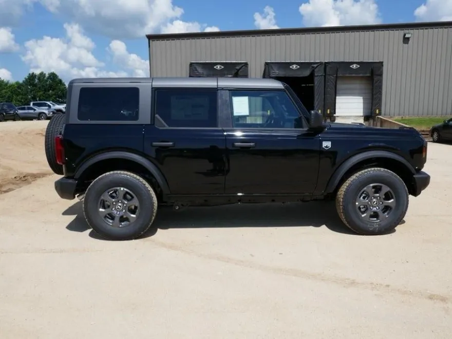 2025 Ford Bronco Big Bend photo 1