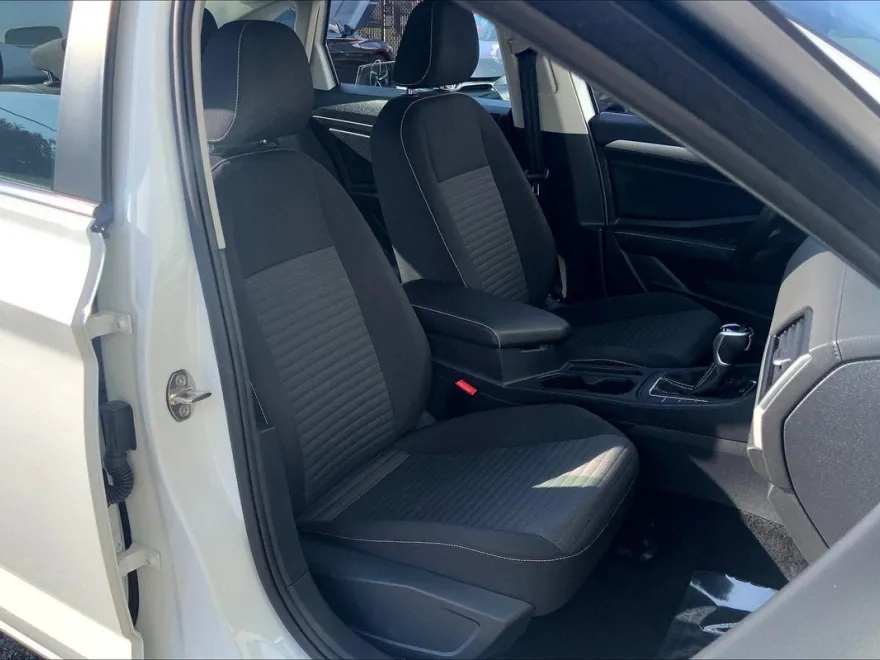 2022 Volkswagen Jetta 1.5T S photo 1