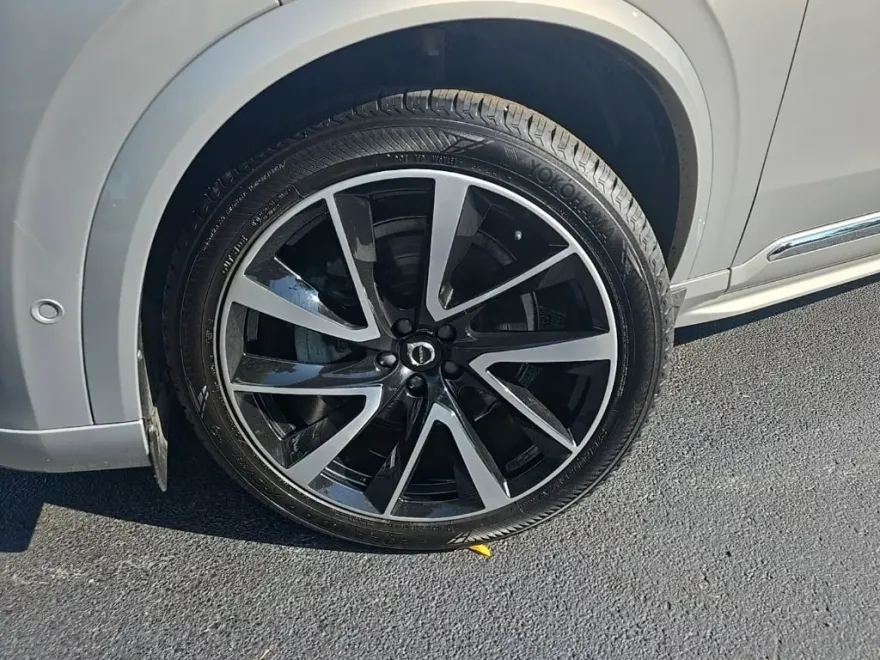 2023 Volvo XC90 AWD Plus photo 1