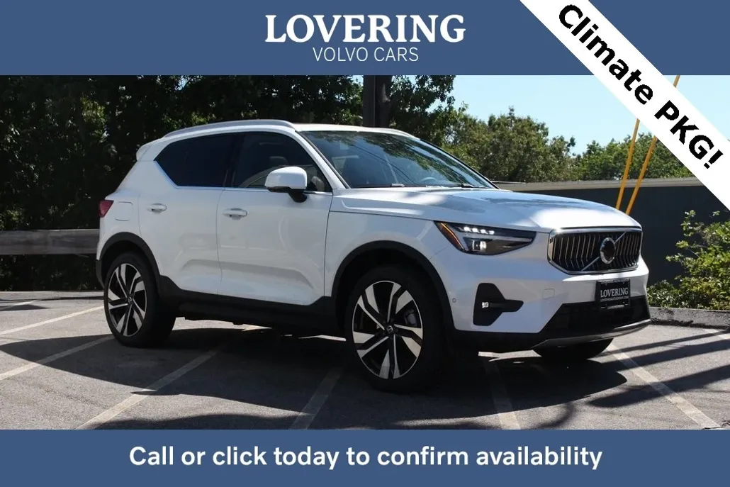 2025 Volvo XC40 Plus photo 1