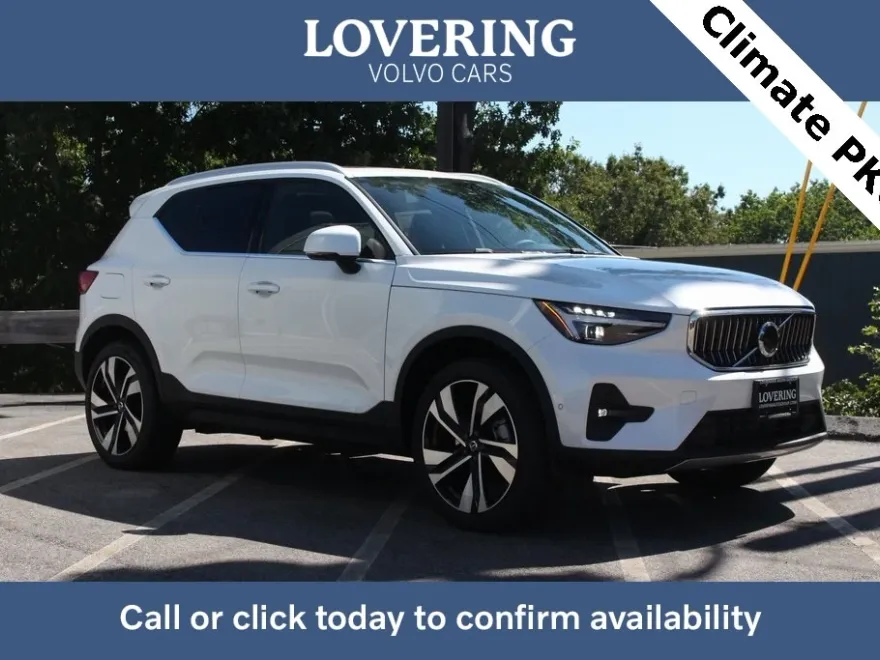 2025 Volvo XC40 Plus photo 1