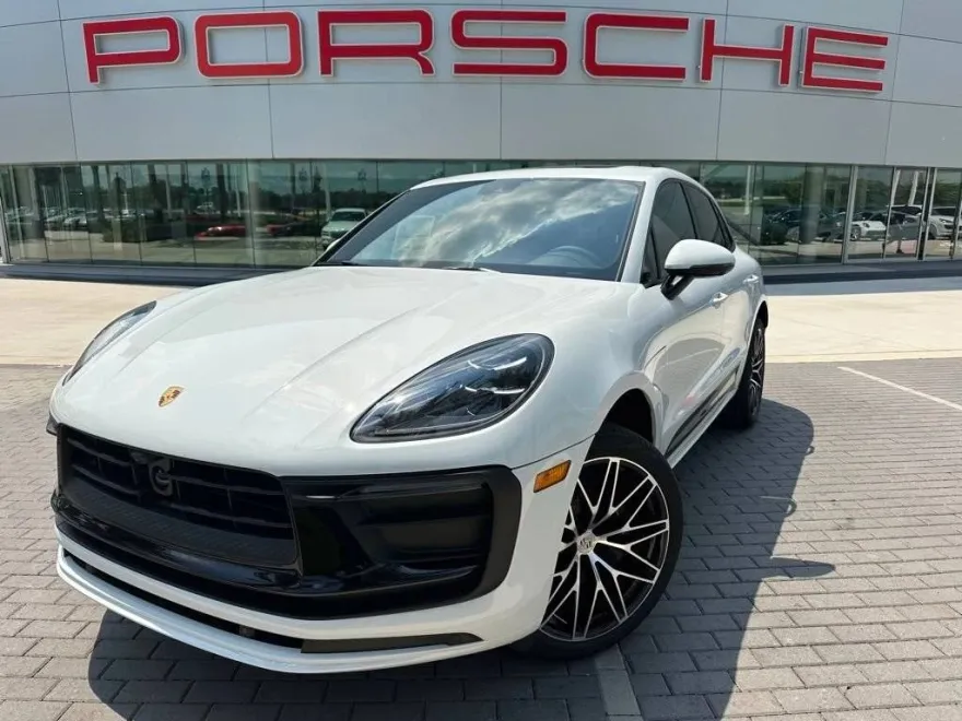 2026 Porsche Macan T photo 1