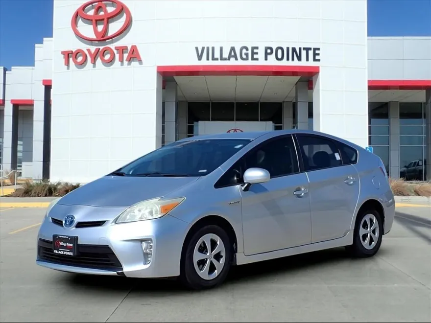 2013 Toyota Prius Two photo 1