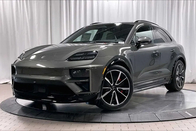 2025 Porsche Macan Electric Turbo photo 1