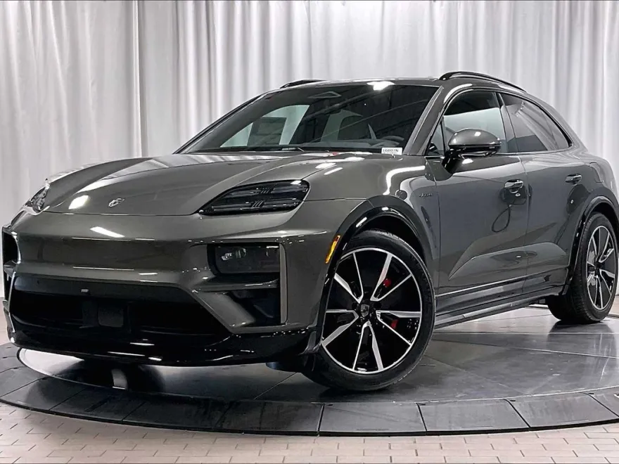2025 Porsche Macan Electric Turbo photo 1