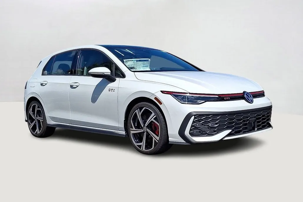 2025 Volkswagen Golf GTI SE photo 1
