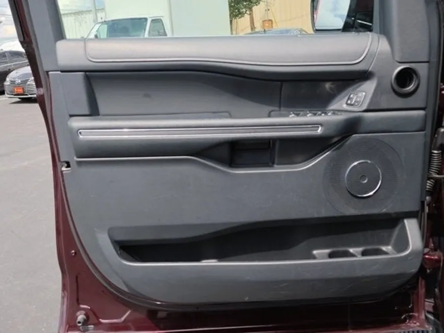 2024 Ford Expedition XLT photo 10