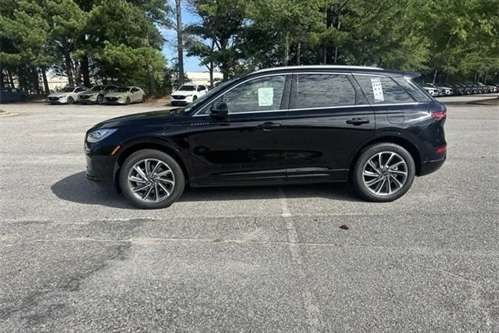 2024 Lincoln Corsair Grand Touring photo 1