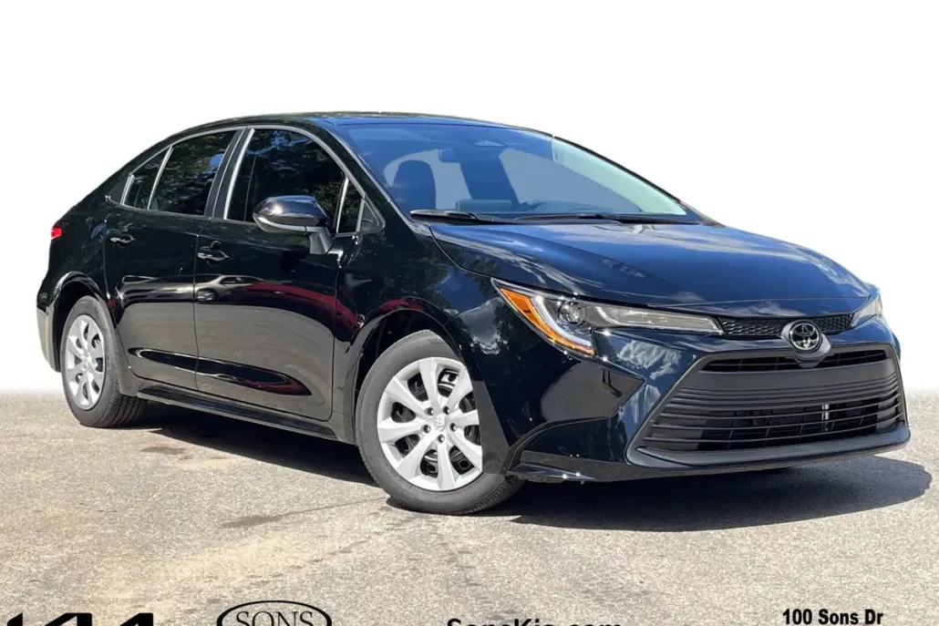 2025 Toyota Corolla LE photo 1