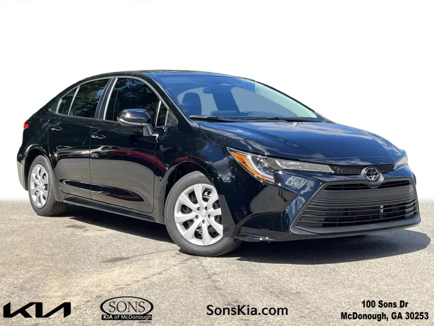 2025 Toyota Corolla LE photo 1