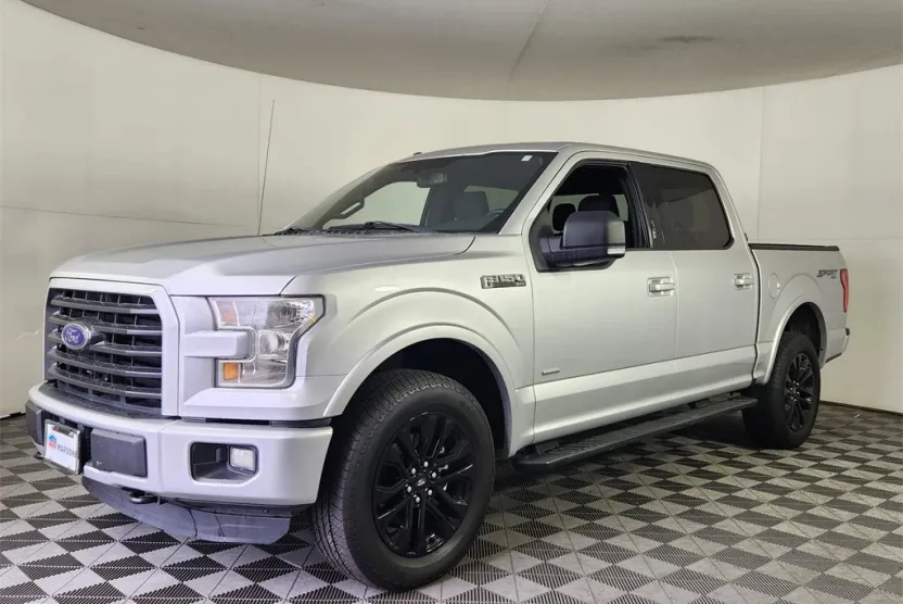 2015 Ford F-150 XLT photo 1