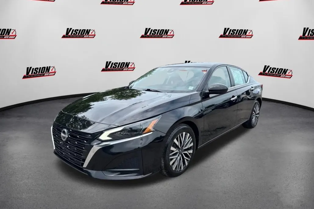 2023 Nissan Altima 2.5 SV photo 1