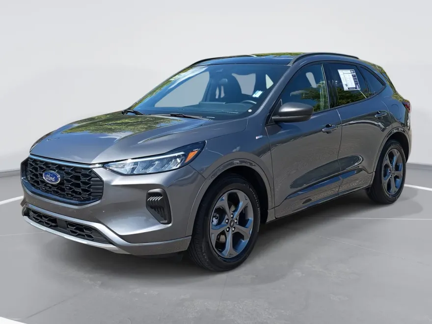 2024 Ford Escape ST-Line photo 1