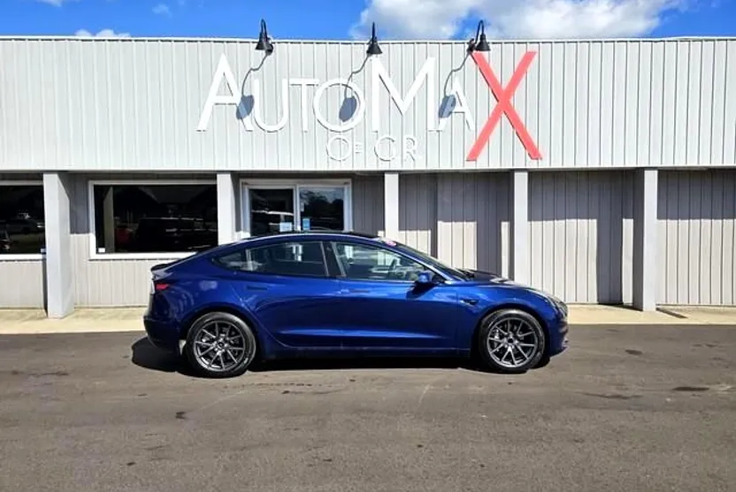 2022 Tesla Model 3 photo 1