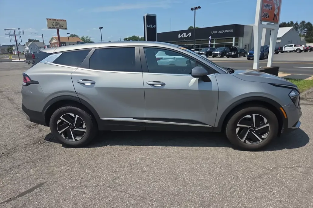 2023 Kia Sportage Hybrid LX photo 1