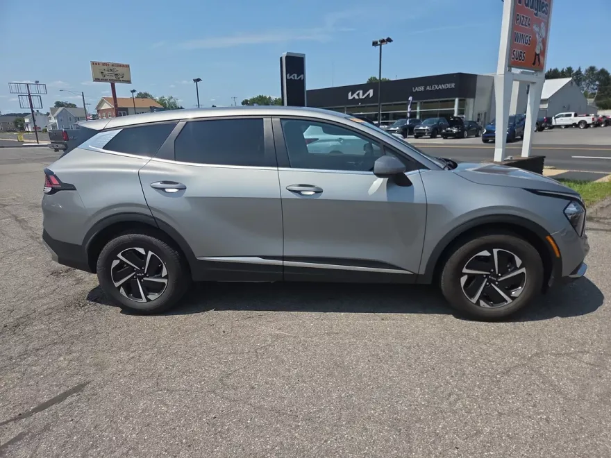 2023 Kia Sportage Hybrid LX photo 1