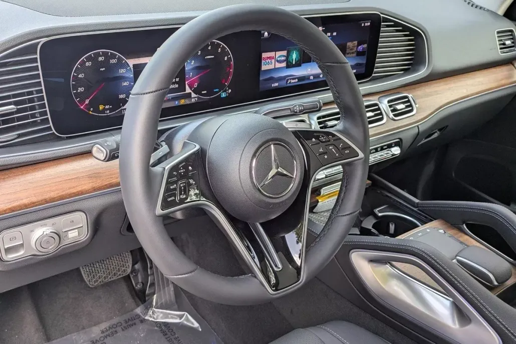 2025 Mercedes Benz GLE 350 4MATIC photo 1