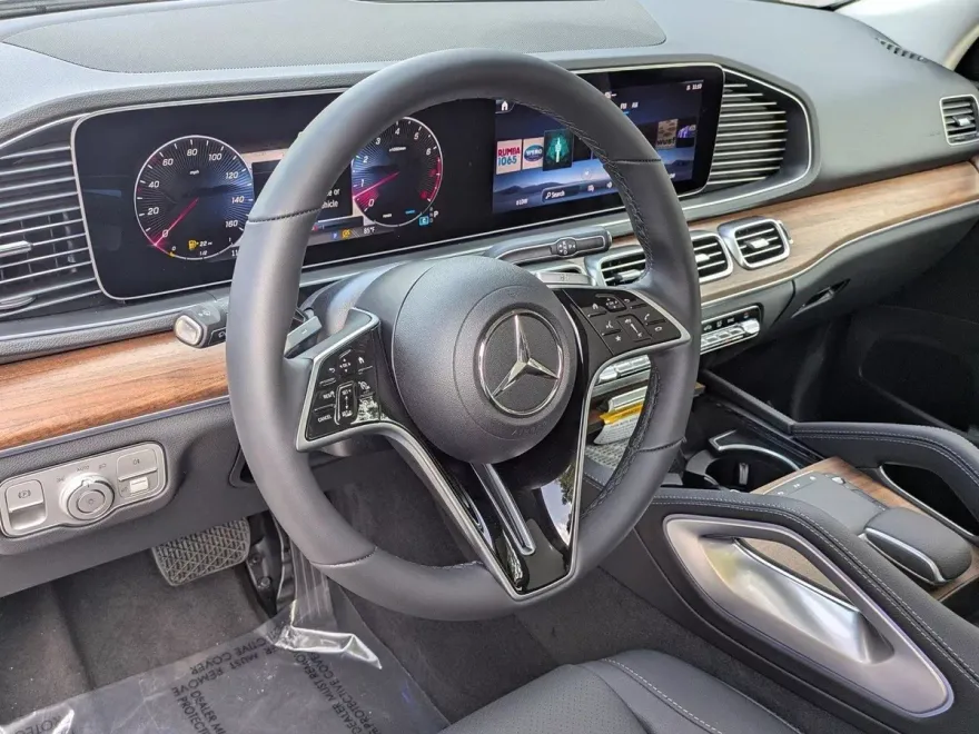 2025 Mercedes Benz GLE 350 4MATIC photo 1