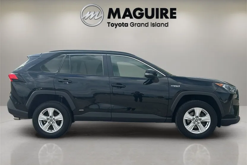 2021 Toyota RAV4 Hybrid XLE photo 1