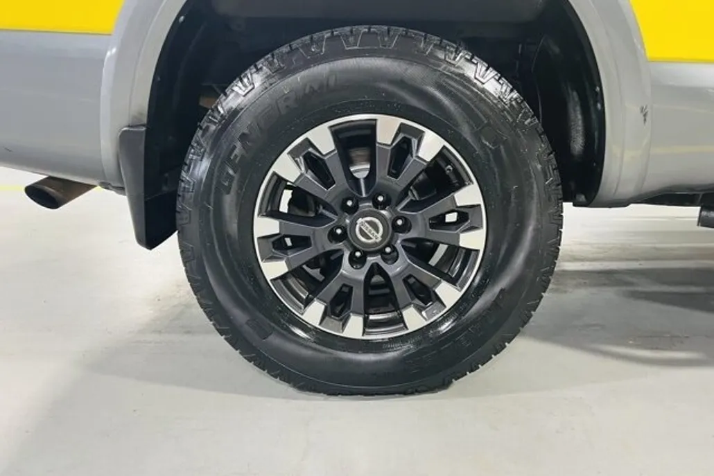 2018 Nissan Titan PRO-4X photo 1