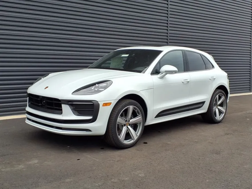 2025 Porsche Macan T photo 1