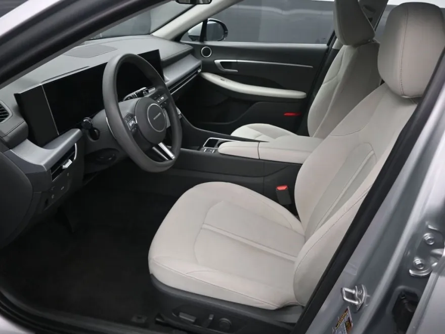 2024 Hyundai Sonata SEL photo 1