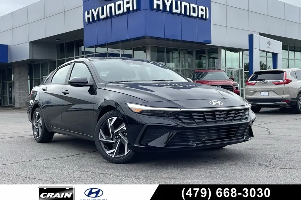2025 Hyundai Elantra SEL Sport photo 1