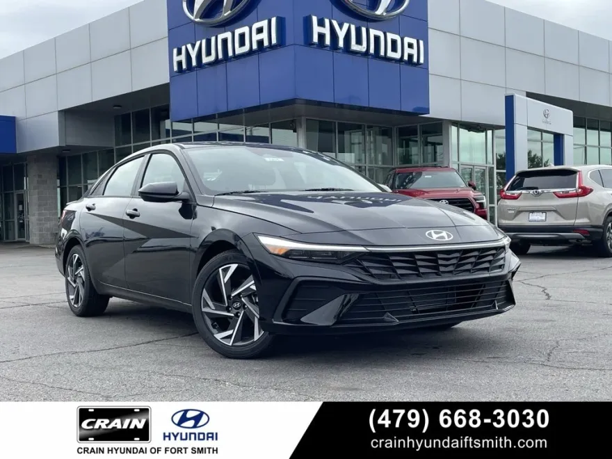 2025 Hyundai Elantra SEL Sport photo 1