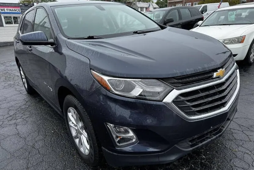 2019 Chevrolet Equinox LT photo 1