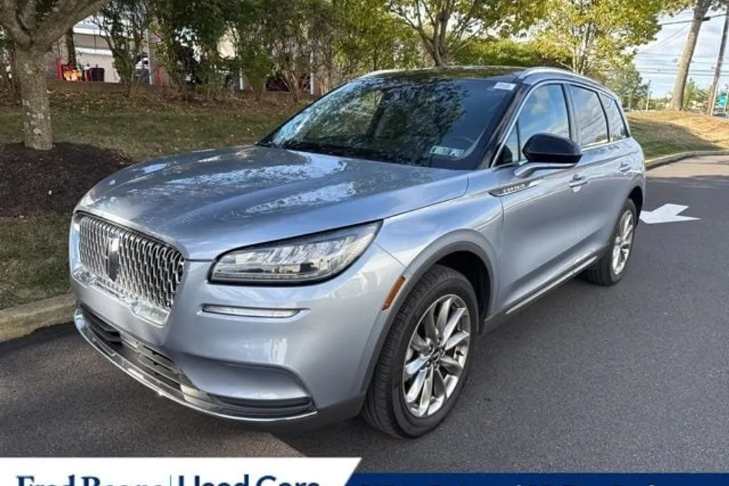 2022 Lincoln Corsair Standard photo 1