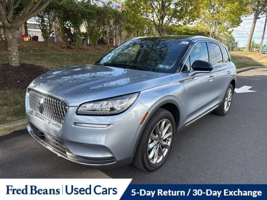 2022 Lincoln Corsair Standard photo 1
