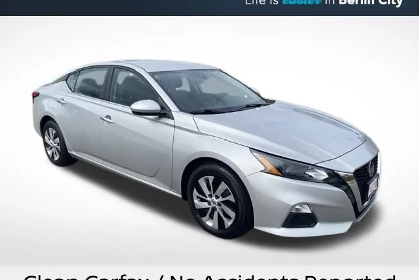 2022 Nissan Altima 2.5 S photo 1