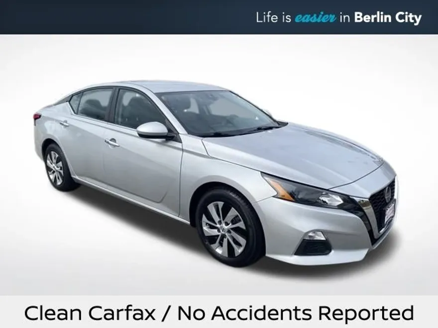 2022 Nissan Altima 2.5 S photo 1