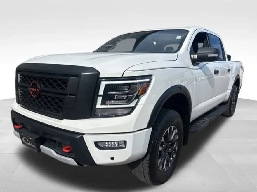 2024 Nissan Titan PRO-4X photo 1