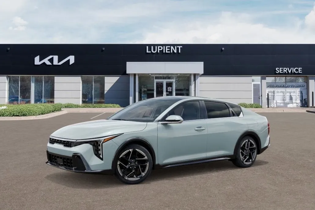 2025 Kia K4 GT-Line photo 1