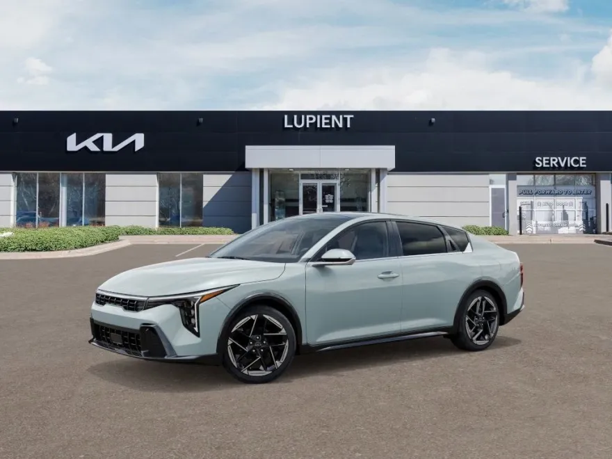 2025 Kia K4 GT-Line photo 1