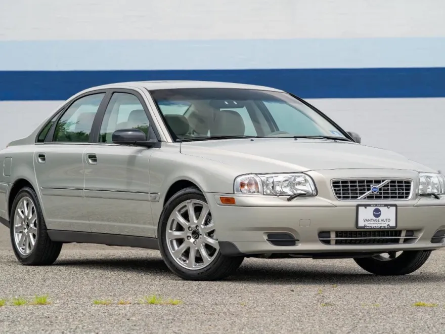 2004 Volvo S80 2.5T photo 1