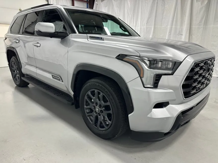 2025 Toyota Sequoia Platinum photo 1