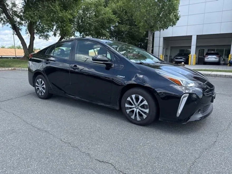 2019 Toyota Prius XLE AWD-e photo 1