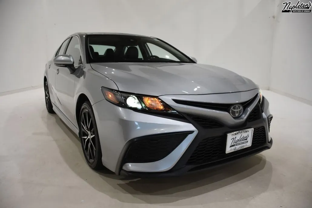 2024 Toyota Camry SE photo 1