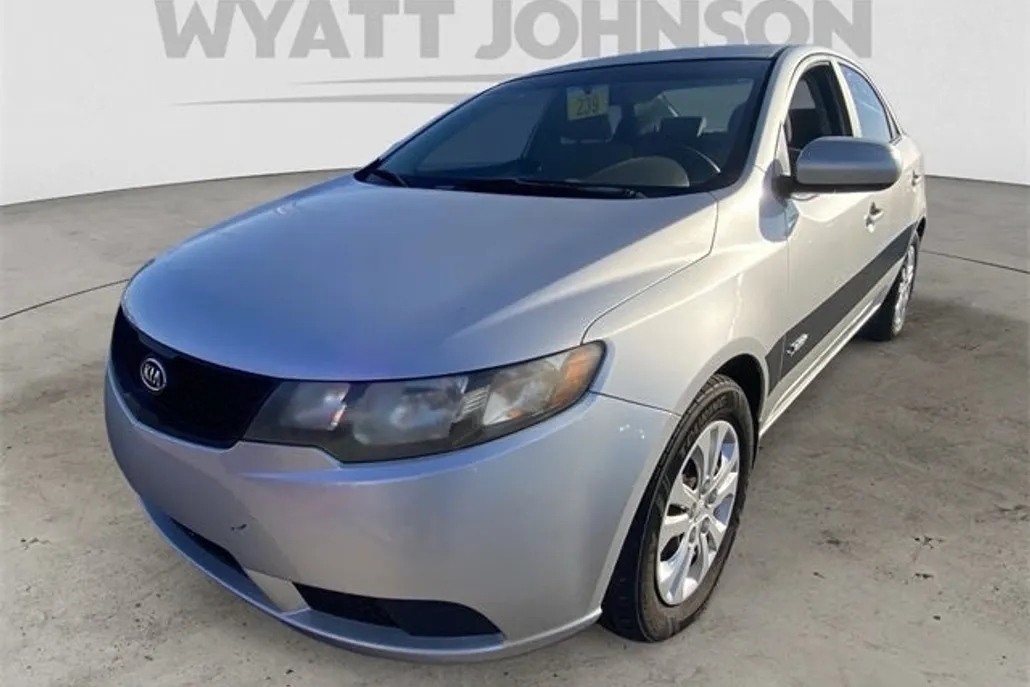 2010 Kia Forte LX photo 1