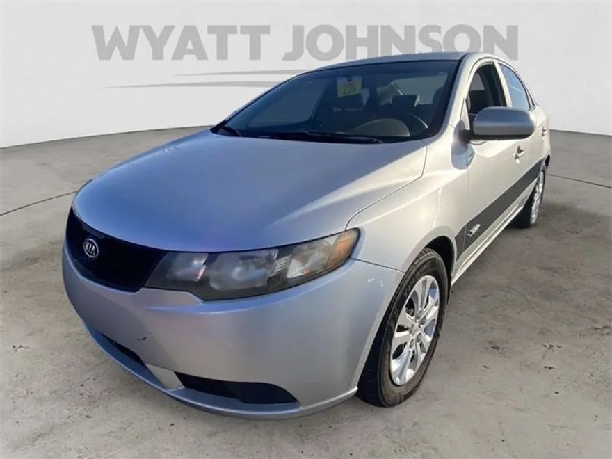 2010 Kia Forte LX photo 1