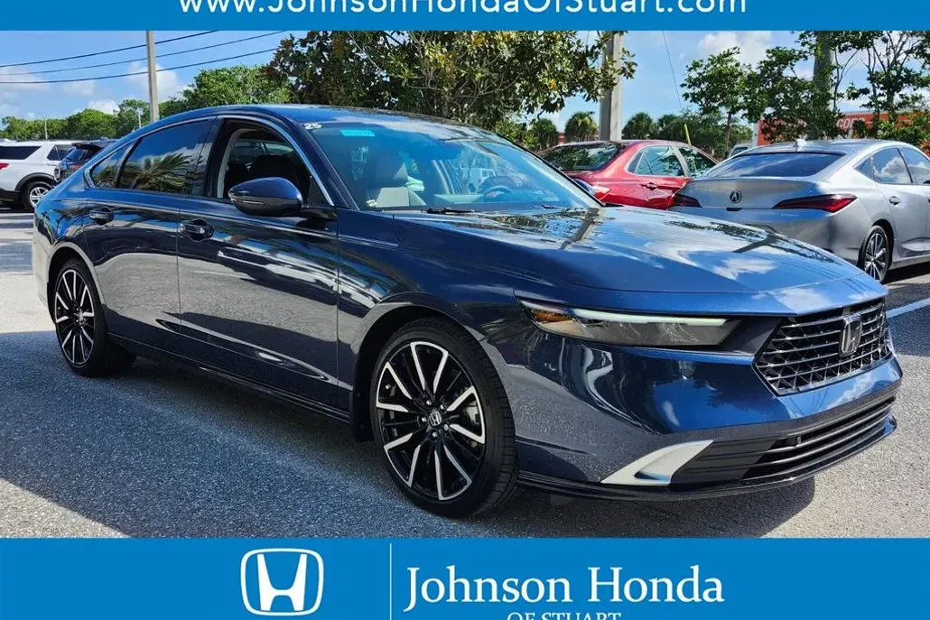 2025 Honda Accord Touring photo 1